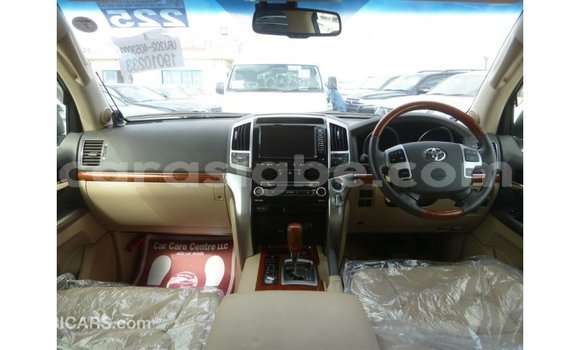 Acheter Import Voiture Toyota Land Cruiser Blanc à Import - Dubai, Togo Acheter Import Voiture Toyota Land Cruiser Blanc à Import - Dubai, Togo