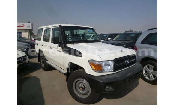Acheter Import Voiture Toyota Land Cruiser Blanc à Import - Dubai, Togo Acheter Import Voiture Toyota Land Cruiser Blanc à Import - Dubai, Togo