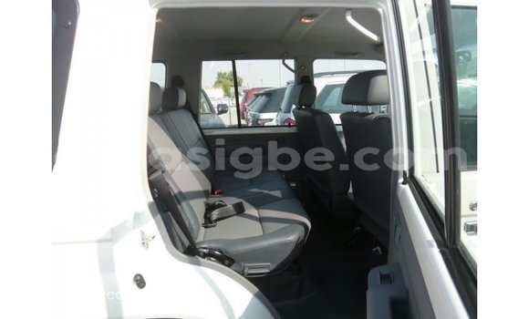 Acheter Import Voiture Toyota Land Cruiser Blanc à Import - Dubai, Togo Acheter Import Voiture Toyota Land Cruiser Blanc à Import - Dubai, Togo
