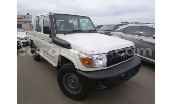 Acheter Import Voiture Toyota Land Cruiser Blanc à Import - Dubai, Togo Acheter Import Voiture Toyota Land Cruiser Blanc à Import - Dubai, Togo