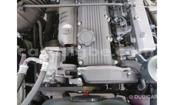 Acheter Import Voiture Toyota Land Cruiser Blanc à Import - Dubai, Togo Acheter Import Voiture Toyota Land Cruiser Blanc à Import - Dubai, Togo