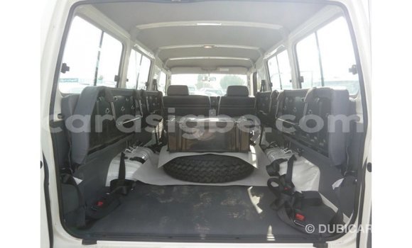 Acheter Import Voiture Toyota Land Cruiser Blanc à Import - Dubai, Togo Acheter Import Voiture Toyota Land Cruiser Blanc à Import - Dubai, Togo