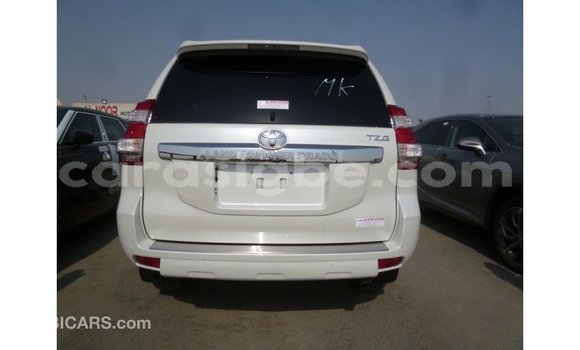 Acheter Import Voiture Toyota Prado Blanc à Import - Dubai, Togo Acheter Import Voiture Toyota Prado Blanc à Import - Dubai, Togo