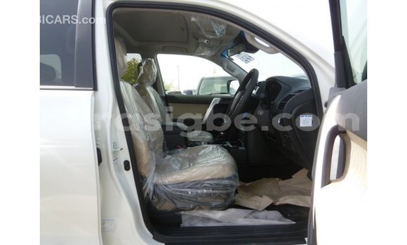 Acheter Import Voiture Toyota Prado Blanc à Import - Dubai, Togo Acheter Import Voiture Toyota Prado Blanc à Import - Dubai, Togo