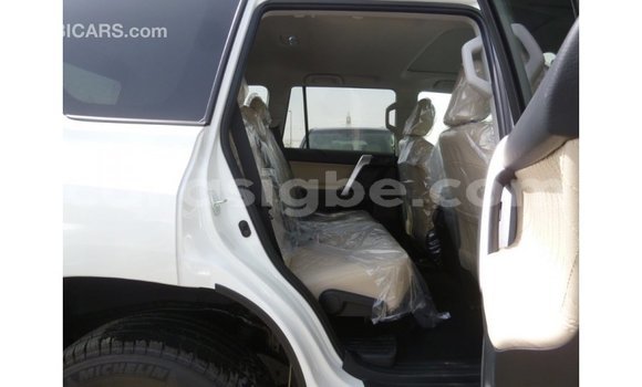 Acheter Import Voiture Toyota Prado Blanc à Import - Dubai, Togo Acheter Import Voiture Toyota Prado Blanc à Import - Dubai, Togo