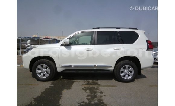 Acheter Import Voiture Toyota Prado Blanc à Import - Dubai, Togo Acheter Import Voiture Toyota Prado Blanc à Import - Dubai, Togo