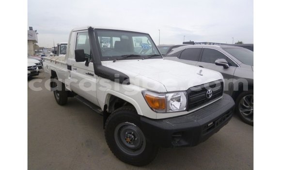 Buy Import Toyota Land Cruiser White Car in Import - Dubai in Togo Buy Import Toyota Land Cruiser White Car in Import - Dubai in Togo