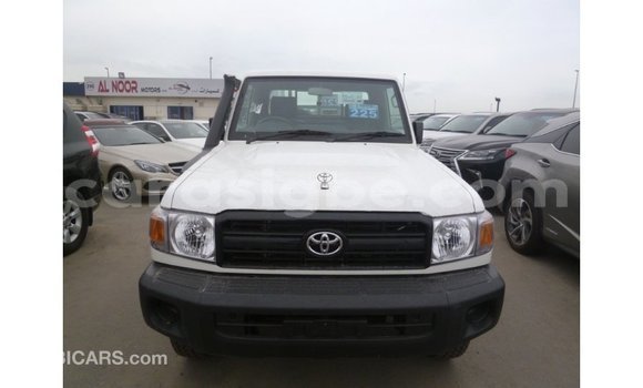 Buy Import Toyota Land Cruiser White Car in Import - Dubai in Togo Buy Import Toyota Land Cruiser White Car in Import - Dubai in Togo
