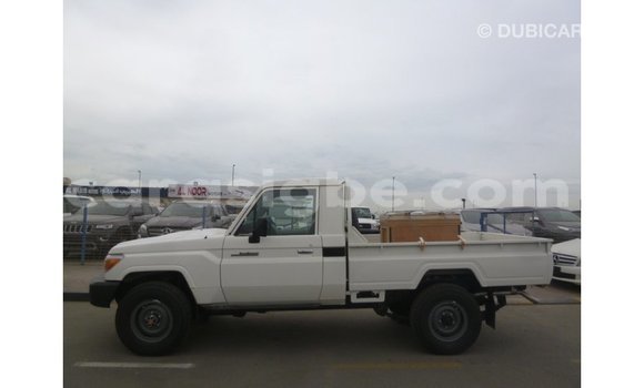 Buy Import Toyota Land Cruiser White Car in Import - Dubai in Togo Buy Import Toyota Land Cruiser White Car in Import - Dubai in Togo