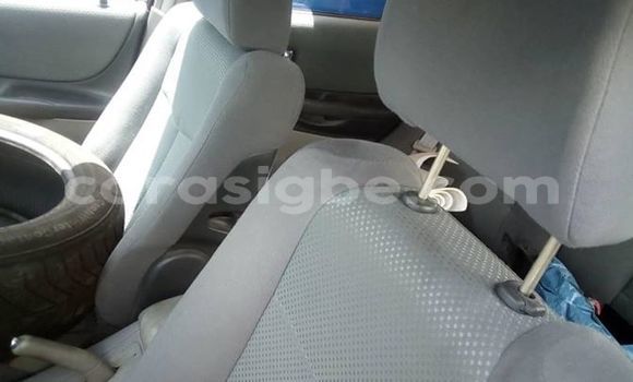 Acheter Occasion Voiture Mazda 323 Rouge à Lomé, Togo Acheter Occasion Voiture Mazda 323 Rouge à Lomé, Togo