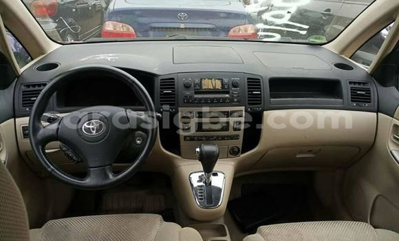 Acheter Occasion Voiture Toyota Corolla Verso Rouge à Lomé, Togo Acheter Occasion Voiture Toyota Corolla Verso Rouge à Lomé, Togo