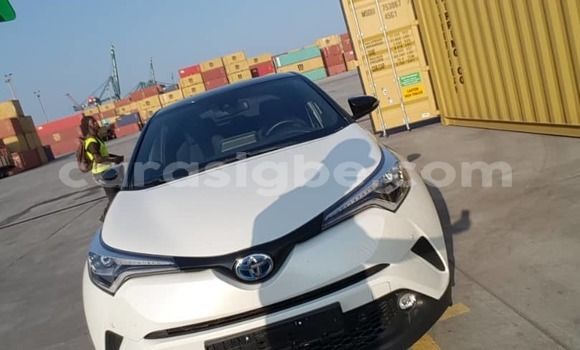 Acheter Occasion Voiture Toyota C-HR Bleu à Lomé, Togo Acheter Occasion Voiture Toyota C-HR Bleu à Lomé, Togo