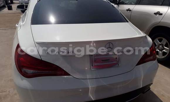 Acheter Occasion Voiture Mercedes‒Benz CLA-klasse Blanc à Lomé, Togo Acheter Occasion Voiture Mercedes‒Benz CLA-klasse Blanc à Lomé, Togo