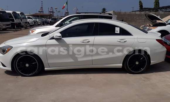 Acheter Occasion Voiture Mercedes‒Benz CLA-klasse Blanc à Lomé, Togo Acheter Occasion Voiture Mercedes‒Benz CLA-klasse Blanc à Lomé, Togo