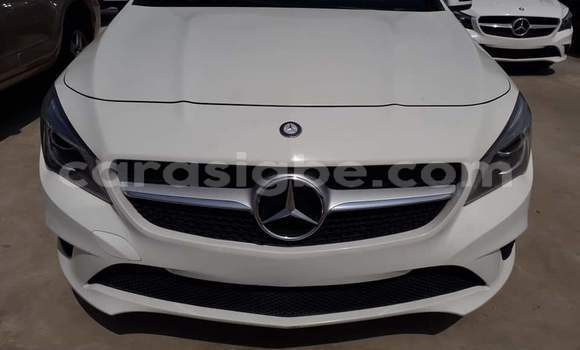 Acheter Occasion Voiture Mercedes‒Benz CLA-klasse Blanc à Lomé, Togo Acheter Occasion Voiture Mercedes‒Benz CLA-klasse Blanc à Lomé, Togo