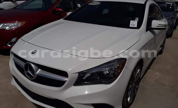 Acheter Occasion Voiture Mercedes‒Benz CLA-klasse Blanc à Lomé, Togo Acheter Occasion Voiture Mercedes‒Benz CLA-klasse Blanc à Lomé, Togo
