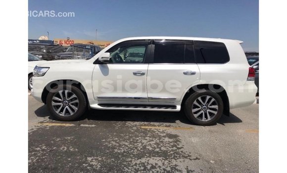 Buy Import Toyota Land Cruiser White Car in Import - Dubai in Togo Buy Import Toyota Land Cruiser White Car in Import - Dubai in Togo