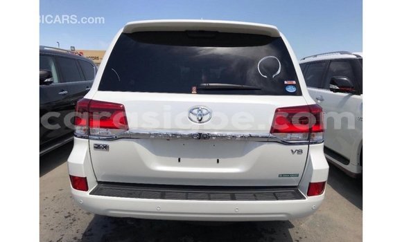 Buy Import Toyota Land Cruiser White Car in Import - Dubai in Togo Buy Import Toyota Land Cruiser White Car in Import - Dubai in Togo