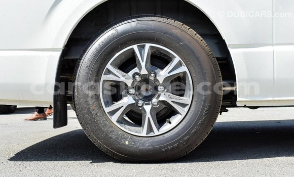 Acheter Import Voiture Toyota Hiace Blanc à Import - Dubai, Togo Acheter Import Voiture Toyota Hiace Blanc à Import - Dubai, Togo