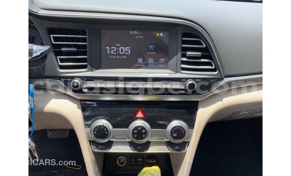 Acheter Import Voiture Hyundai Elantra Blanc à Import - Dubai, Togo Acheter Import Voiture Hyundai Elantra Blanc à Import - Dubai, Togo