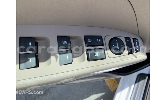 Acheter Import Voiture Hyundai Elantra Blanc à Import - Dubai, Togo Acheter Import Voiture Hyundai Elantra Blanc à Import - Dubai, Togo