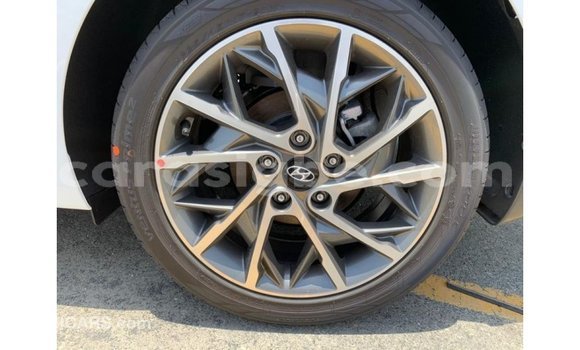 Acheter Import Voiture Hyundai Elantra Blanc à Import - Dubai, Togo Acheter Import Voiture Hyundai Elantra Blanc à Import - Dubai, Togo