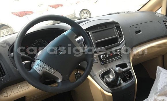 Acheter Import Utilitaire Hyundai Chorus Blanc à Import - Dubai, Togo Acheter Import Utilitaire Hyundai Chorus Blanc à Import - Dubai, Togo