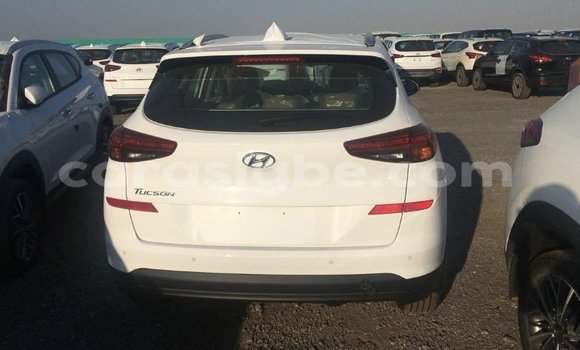 Acheter Import Voiture Hyundai Tucson Blanc à Import - Dubai, Togo Acheter Import Voiture Hyundai Tucson Blanc à Import - Dubai, Togo