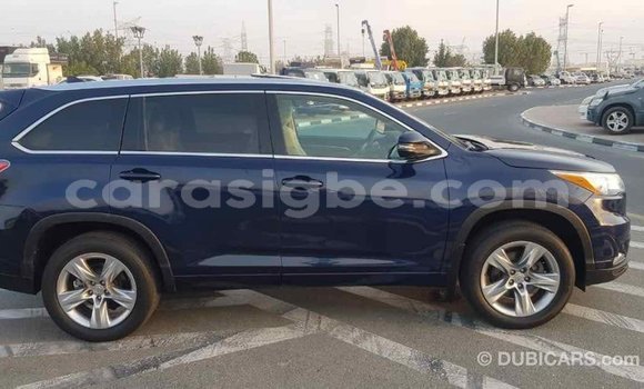 Acheter Import Voiture Toyota Highlander Bleu à Import - Dubai, Togo Acheter Import Voiture Toyota Highlander Bleu à Import - Dubai, Togo