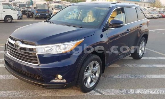 Acheter Import Voiture Toyota Highlander Bleu à Import - Dubai, Togo Acheter Import Voiture Toyota Highlander Bleu à Import - Dubai, Togo