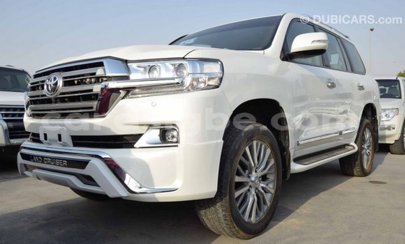 Acheter Import Voiture Toyota Land Cruiser Blanc à Import - Dubai, Togo Acheter Import Voiture Toyota Land Cruiser Blanc à Import - Dubai, Togo