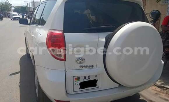 Buy Used Toyota RAV4 White Car in Lome in Togo Buy Used Toyota RAV4 White Car in Lome in Togo