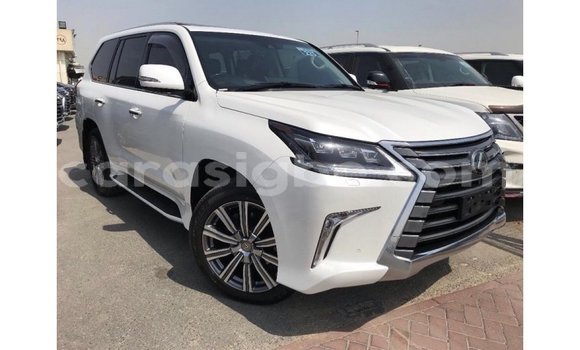 Acheter Import Voiture Lexus LX Blanc à Import - Dubai, Togo