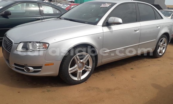 Acheter Occasion Voiture Audi A4 Gris à Lomé, Togo