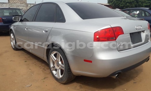 Acheter Occasion Voiture Audi A4 Gris à Lomé, Togo Acheter Occasion Voiture Audi A4 Gris à Lomé, Togo