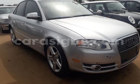 Acheter Occasion Voiture Audi A4 Gris à Lomé, Togo Acheter Occasion Voiture Audi A4 Gris à Lomé, Togo
