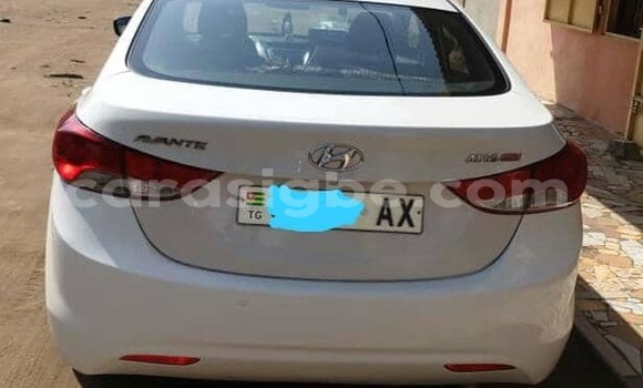 Acheter Occasion Voiture Hyundai Avante Blanc à Lomé, Togo Acheter Occasion Voiture Hyundai Avante Blanc à Lomé, Togo