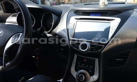 Acheter Occasion Voiture Hyundai Avante Blanc à Lomé, Togo Acheter Occasion Voiture Hyundai Avante Blanc à Lomé, Togo