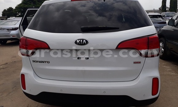 Buy Used Kia Sorento White Car in Lome in Togo Buy Used Kia Sorento White Car in Lome in Togo
