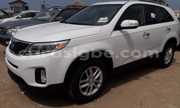 Buy Used Kia Sorento White Car in Lome in Togo Buy Used Kia Sorento White Car in Lome in Togo
