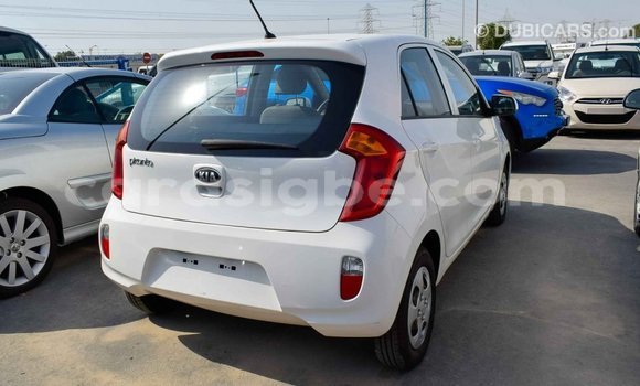 Acheter Import Voiture Kia Picanto Blanc à Import - Dubai, Togo Acheter Import Voiture Kia Picanto Blanc à Import - Dubai, Togo