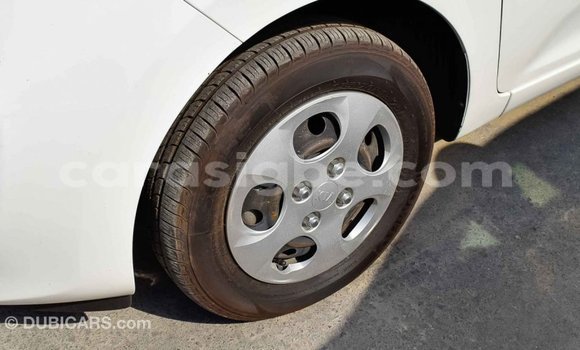 Acheter Import Voiture Kia Picanto Blanc à Import - Dubai, Togo Acheter Import Voiture Kia Picanto Blanc à Import - Dubai, Togo
