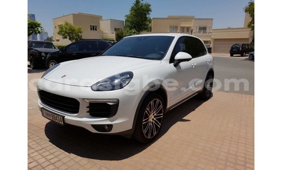 Acheter Import Voiture Porsche Cayenne Blanc à Import - Dubai, Togo