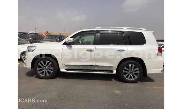 Buy Import Toyota Land Cruiser White Car in Import - Dubai in Togo Buy Import Toyota Land Cruiser White Car in Import - Dubai in Togo
