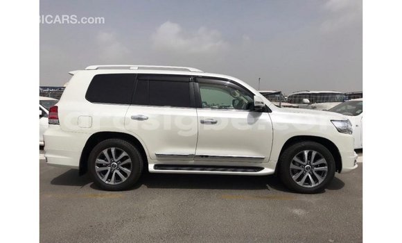 Buy Import Toyota Land Cruiser White Car in Import - Dubai in Togo Buy Import Toyota Land Cruiser White Car in Import - Dubai in Togo