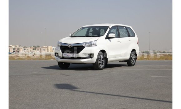 Buy Import Toyota Avanza White Car in Import - Dubai in Togo