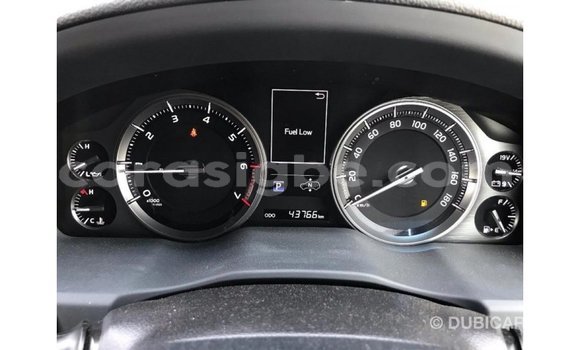 Acheter Import Voiture Toyota Land Cruiser Blanc à Import - Dubai, Togo Acheter Import Voiture Toyota Land Cruiser Blanc à Import - Dubai, Togo