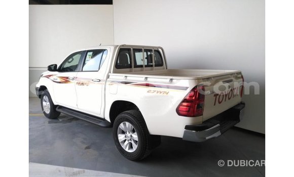 Acheter Import Voiture Toyota Hilux Blanc à Import - Dubai, Togo Acheter Import Voiture Toyota Hilux Blanc à Import - Dubai, Togo