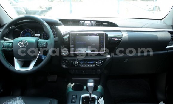 Acheter Import Voiture Toyota Hilux Noir à Import - Dubai, Togo Acheter Import Voiture Toyota Hilux Noir à Import - Dubai, Togo