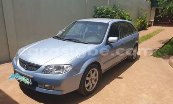 Acheter Occasion Voiture Mazda 323 Bleu à Lomé, Togo Acheter Occasion Voiture Mazda 323 Bleu à Lomé, Togo